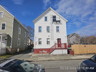 1427 Pleasant St, New Bedford, MA 02740
