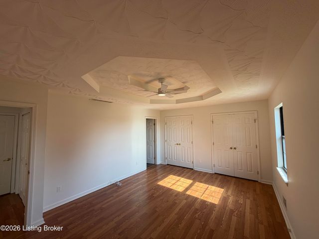 317 Centerview Dr, Shepherdsville, KY 40165