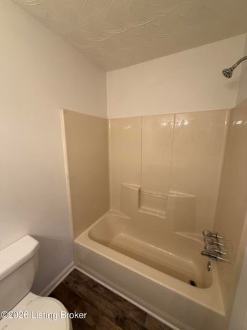 317 Centerview Dr, Shepherdsville, KY 40165