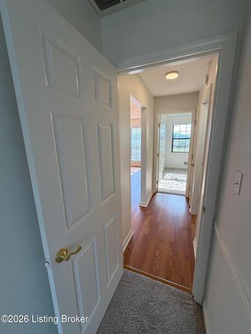 317 Centerview Dr, Shepherdsville, KY 40165