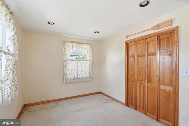 8240 LONGPOINT RD, Baltimore, MD 21222