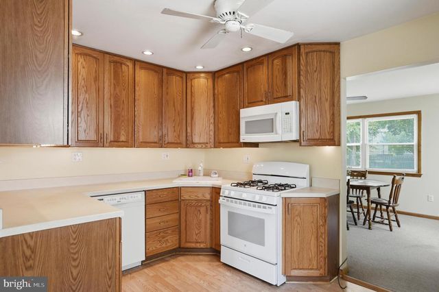8240 LONGPOINT RD, Baltimore, MD 21222