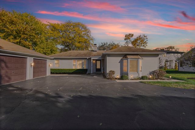 1615 Greenwood Road, Glenview, IL 60026