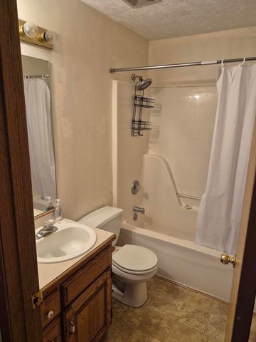 3236 W Madison Street, Springfield, MO 65802