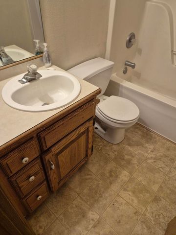 3236 W Madison Street, Springfield, MO 65802