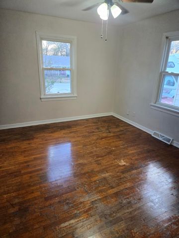 3236 W Madison Street, Springfield, MO 65802