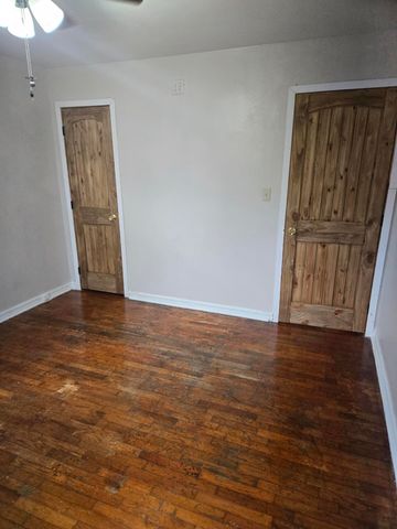 3236 W Madison Street, Springfield, MO 65802