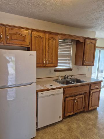 3236 W Madison Street, Springfield, MO 65802