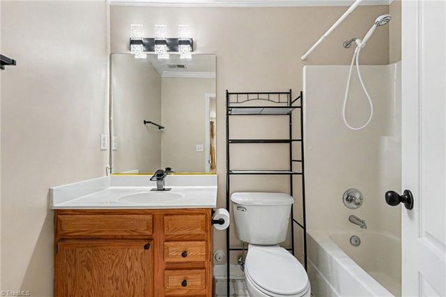101 Troonsway Road, Winston-salem, NC 27127