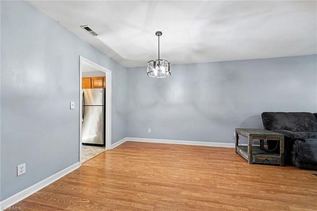 101 Troonsway Road, Winston-salem, NC 27127