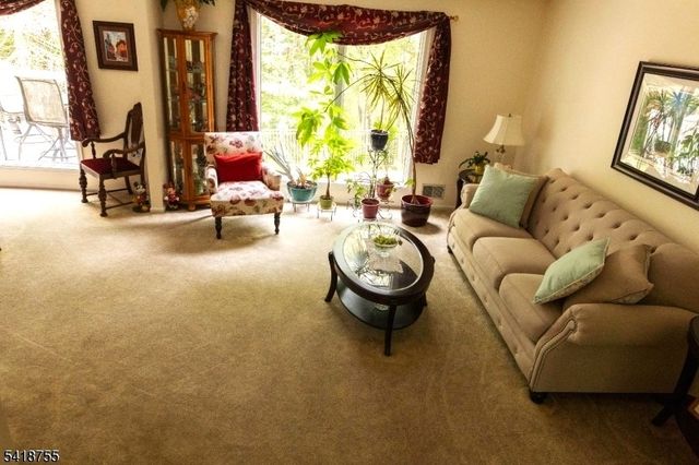 505 Lannon Ln, Bethlehem Twp., NJ 08826