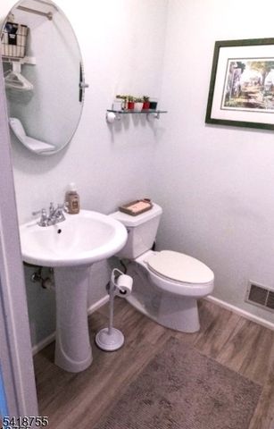 505 Lannon Ln, Bethlehem Twp., NJ 08826