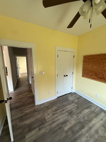 308 College St, Burns, TN 37029