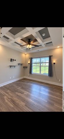 308 College St, Burns, TN 37029