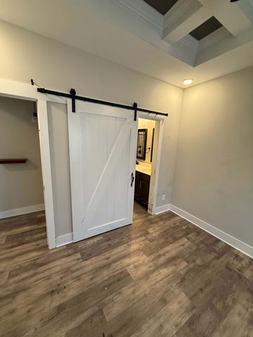 308 College St, Burns, TN 37029
