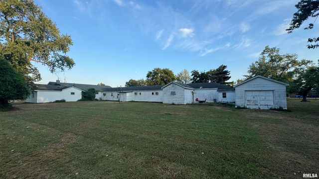 1950 N ILLINOIS Avenue, Carbondale, IL 62901