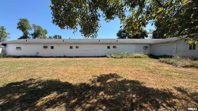 1950 N ILLINOIS Avenue, Carbondale, IL 62901