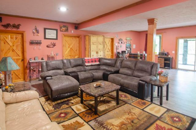 747 Amanda Drive, Clever, MO 65631