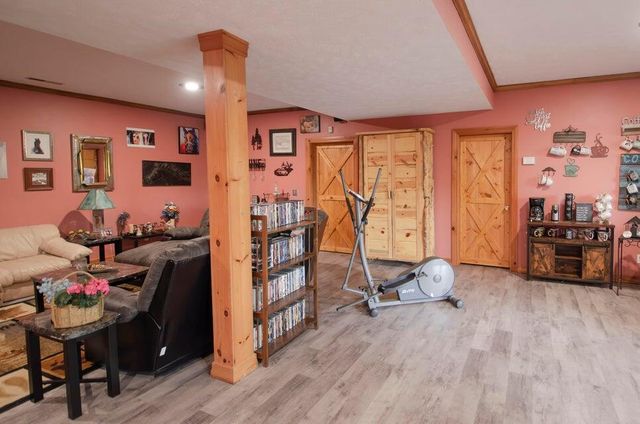 747 Amanda Drive, Clever, MO 65631