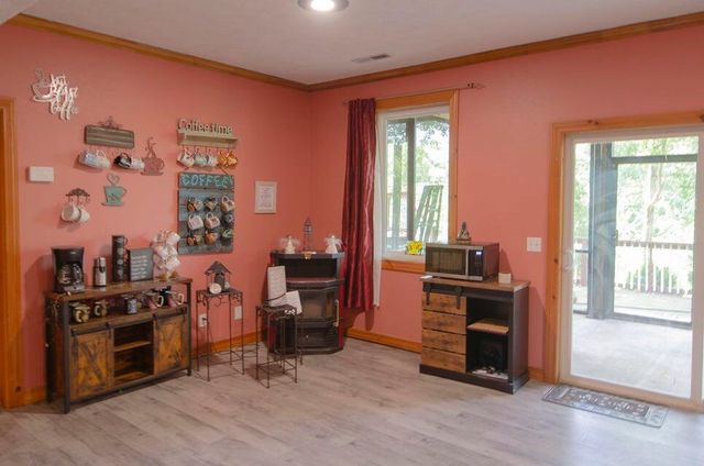 747 Amanda Drive, Clever, MO 65631