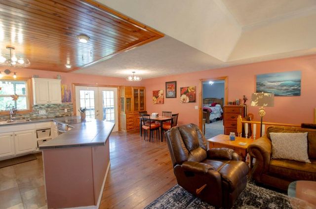 747 Amanda Drive, Clever, MO 65631