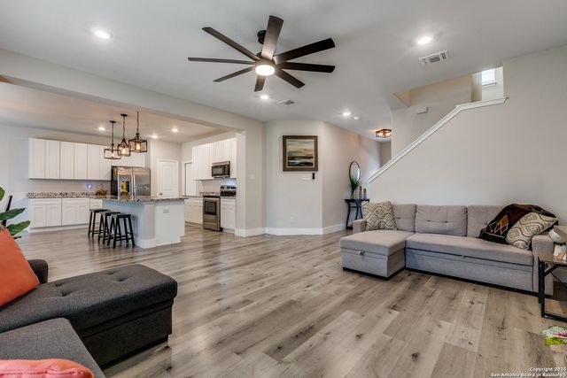 7913 Cactus Plum, San Antonio, TX 78254