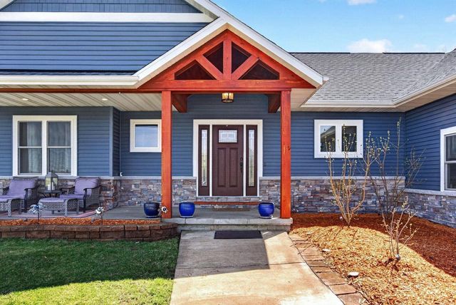 225 Stone Hill Court, Ripon, WI 54971