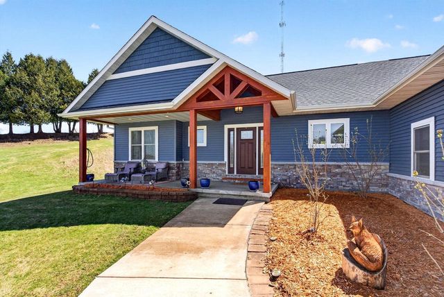 225 Stone Hill Court, Ripon, WI 54971