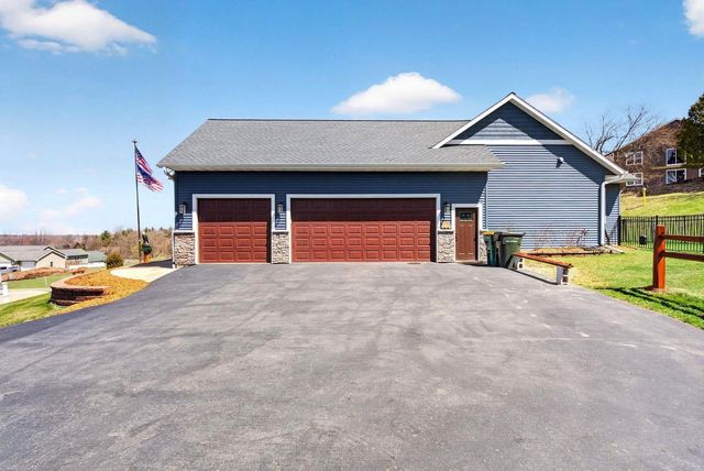 225 Stone Hill Court, Ripon, WI 54971