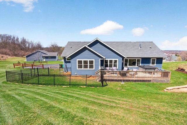 225 Stone Hill Court, Ripon, WI 54971