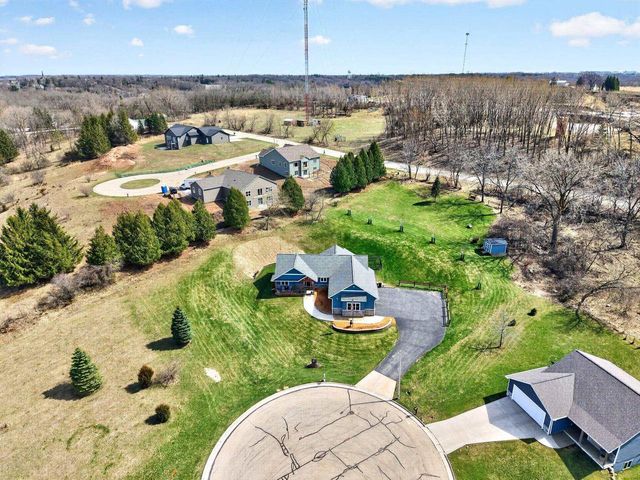 225 Stone Hill Court, Ripon, WI 54971