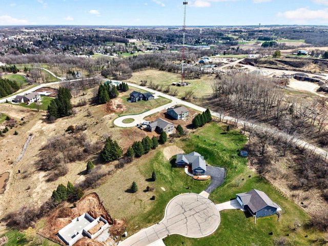 225 Stone Hill Court, Ripon, WI 54971