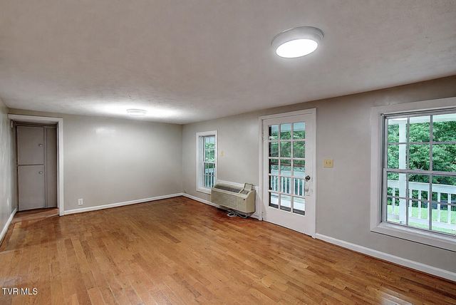 642 Dennis Cove Road, Hampton, TN 37658