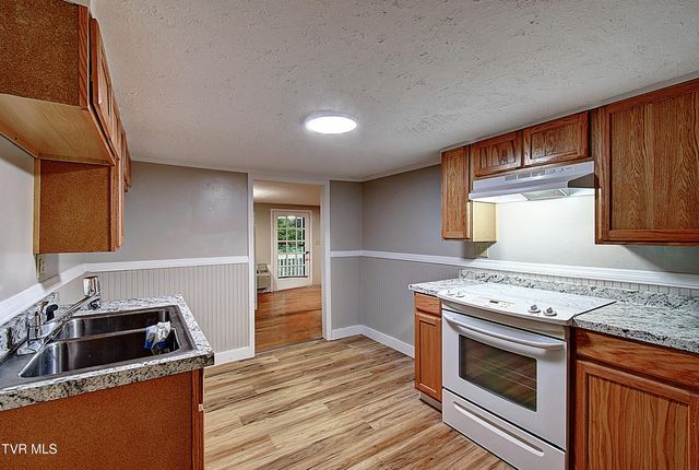642 Dennis Cove Road, Hampton, TN 37658