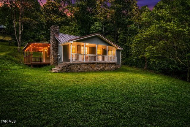 642 Dennis Cove Road, Hampton, TN 37658