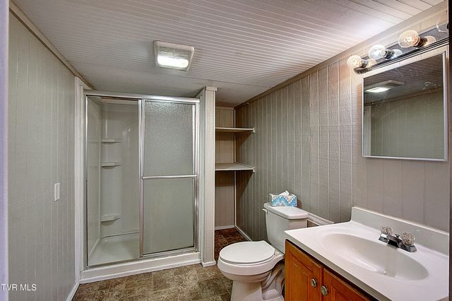 642 Dennis Cove Road, Hampton, TN 37658