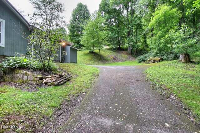 642 Dennis Cove Road, Hampton, TN 37658