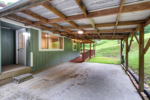 642 Dennis Cove Road, Hampton, TN 37658