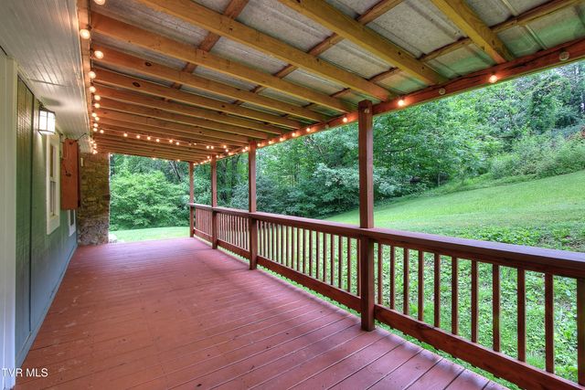 642 Dennis Cove Road, Hampton, TN 37658