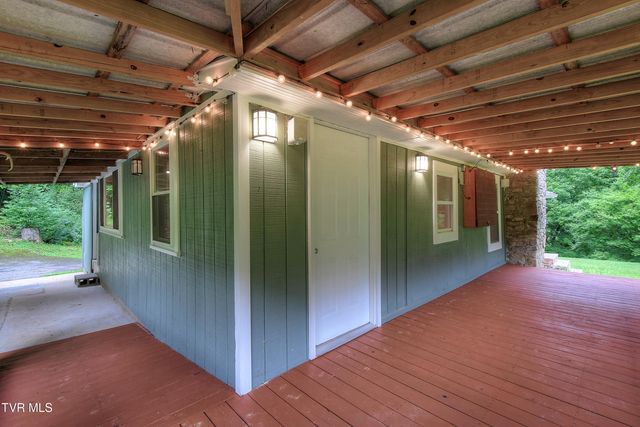 642 Dennis Cove Road, Hampton, TN 37658