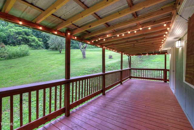 642 Dennis Cove Road, Hampton, TN 37658
