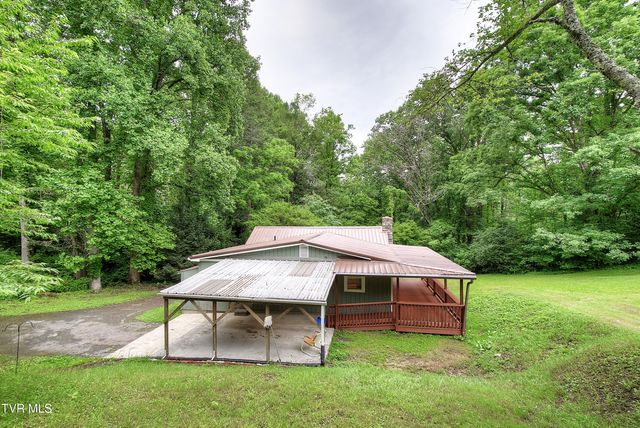 642 Dennis Cove Road, Hampton, TN 37658
