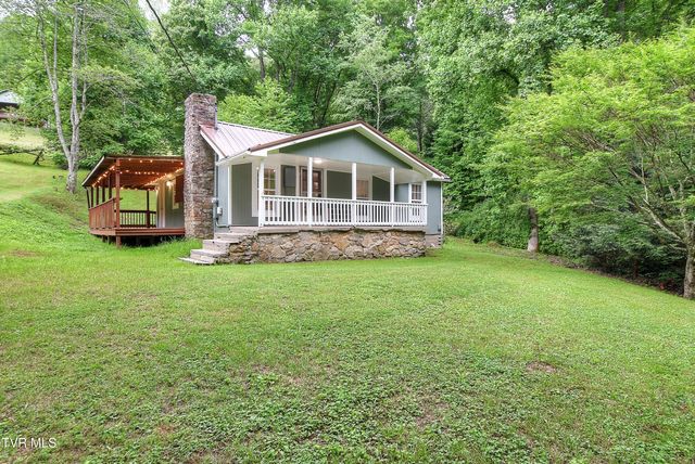 642 Dennis Cove Road, Hampton, TN 37658