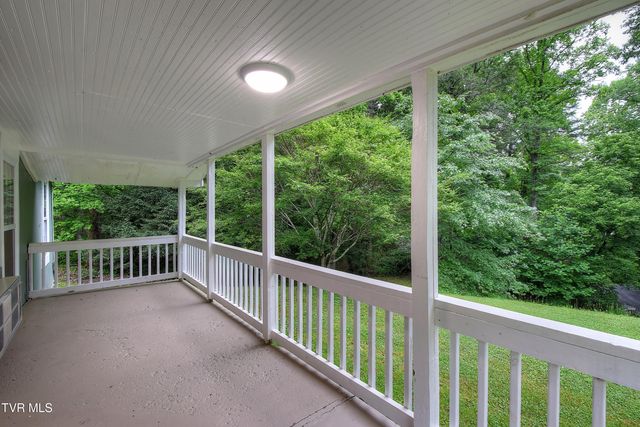 642 Dennis Cove Road, Hampton, TN 37658