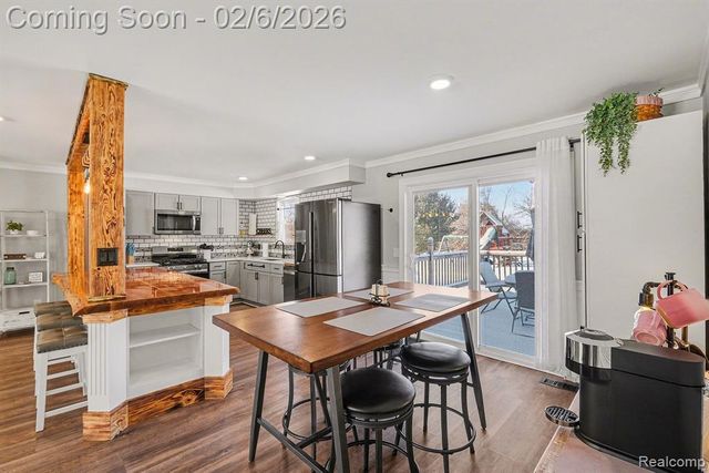 9430 Torrey Road, Grand Blanc, MI 48439