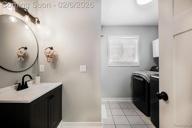 9430 Torrey Road, Grand Blanc, MI 48439