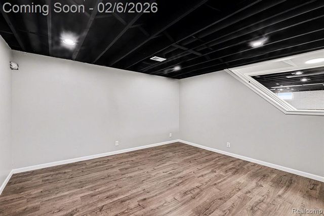 9430 Torrey Road, Grand Blanc, MI 48439