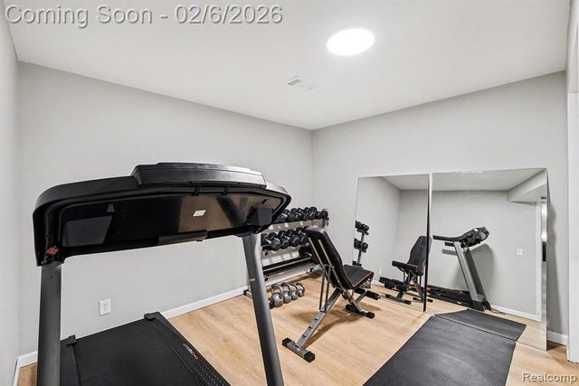 9430 Torrey Road, Grand Blanc, MI 48439