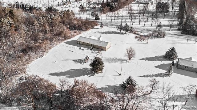 9430 Torrey Road, Grand Blanc, MI 48439