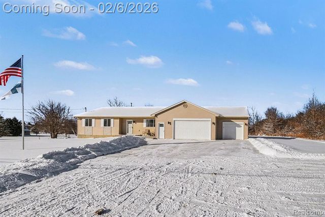 9430 Torrey Road, Grand Blanc, MI 48439